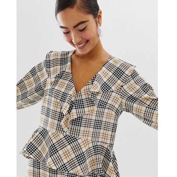 🆕 Monki Frill Detail Midi Dress in Check Print - Picture 3 of 4